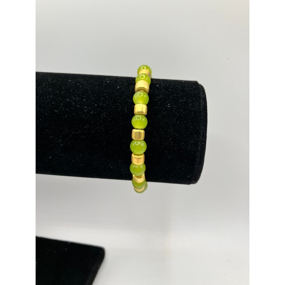 Natural Green Agate Beads with Gold-Tone Beads Elastic Gemstone Bracelet! - Picture 3 of 6